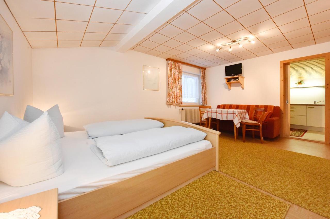 Pension Piz Buin パーテネン エクステリア 写真