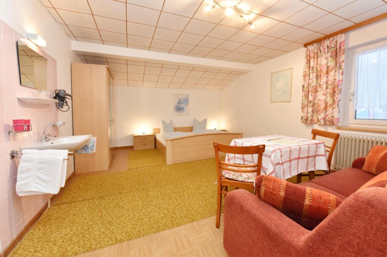 Pension Piz Buin パーテネン エクステリア 写真