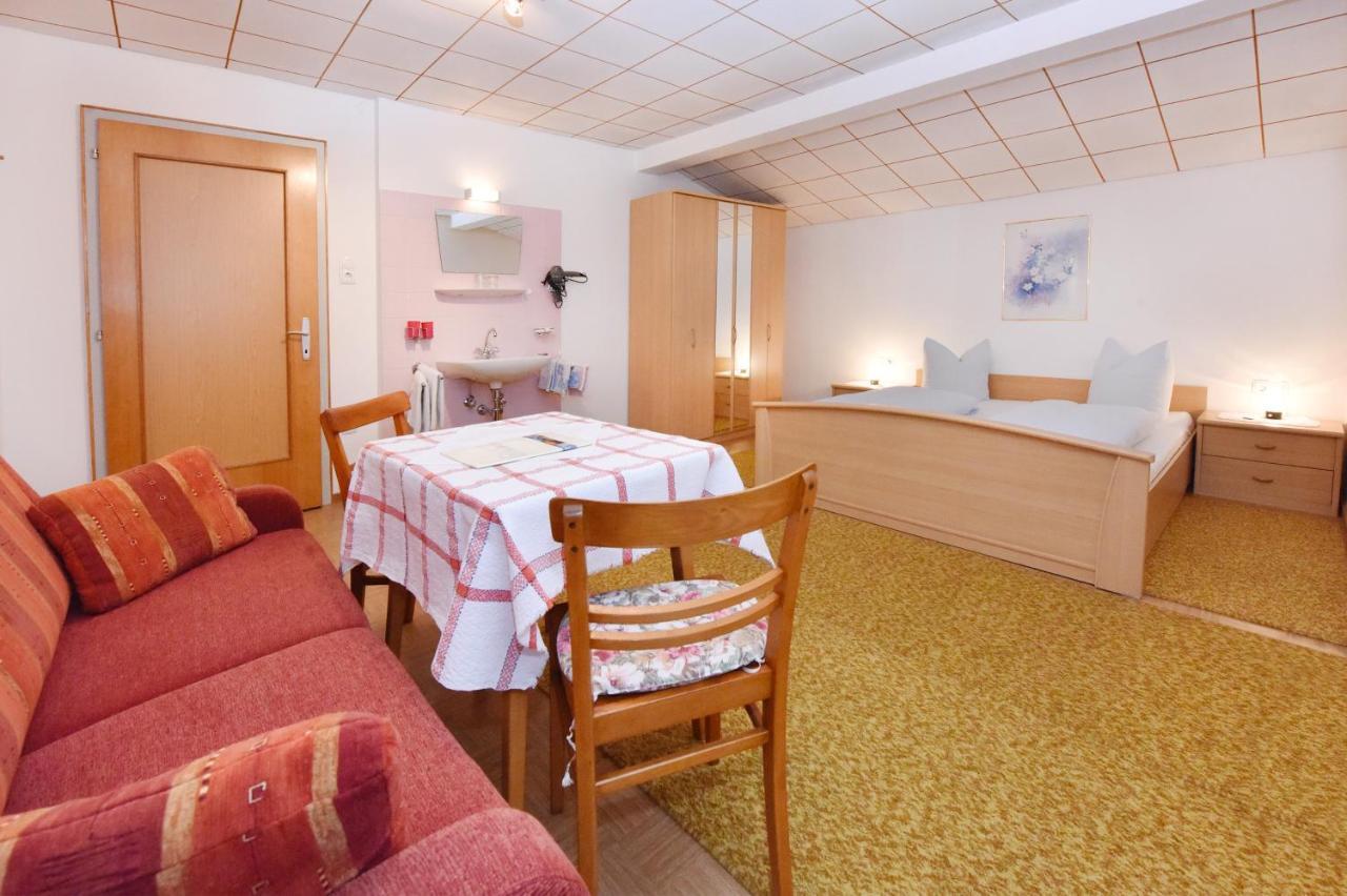 Pension Piz Buin パーテネン エクステリア 写真